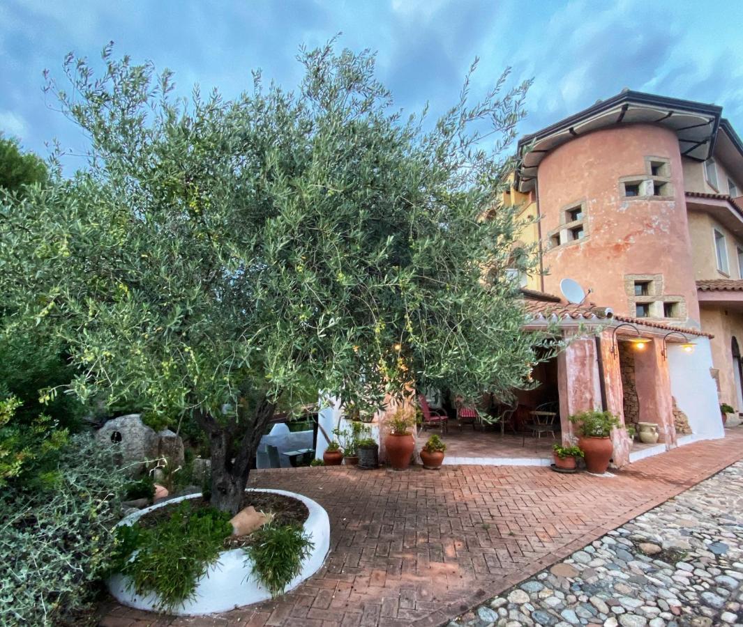 Locanda Tipica Sa Corte Oliena Exterior photo