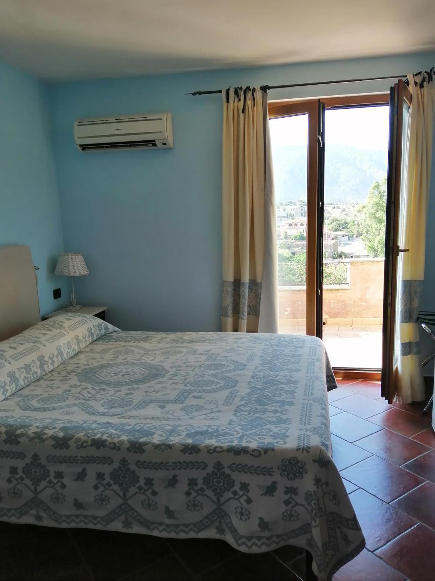Locanda Tipica Sa Corte Oliena Room photo